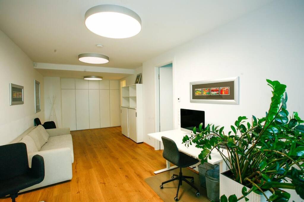 Top Central Apartment On Karlsplatz Вена Экстерьер фото